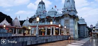 Gorakhpur Sightseeing Day Tour from Lucknow - Trodly