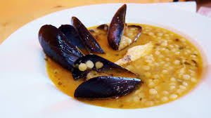 Malloreddus, pasta artigianale sarda realizzata a nuoro. Fumetto Di Pesce Fregola Sarda E Cozze La Fatina Della Farina