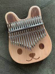Which is the longest tine on a kalimba? 9rko7q8769 Em