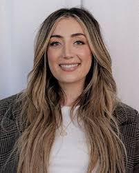 Leila Nelson's Instagram, Twitter & Facebook