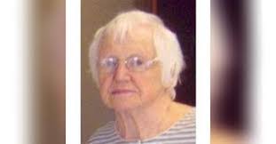 Harriet Arnold's Instagram, Twitter & Facebook