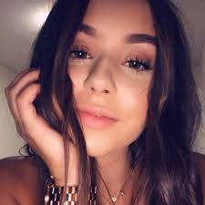 Emma Rossi's Instagram, Twitter & Facebook