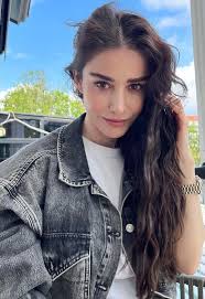 A pleasant festive morning with a gentle Özge....❤️💙☀️💥🍁🌹🌲☀️💙❤️