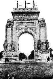 Standing 25m high, the arc has a staircase that allows visitors to climb to the terrace on. Detail