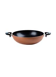 The tube, or chimney, is a necessary element for even baking when using tall cakes, as without it, the center of the cake would not bake. Sumur Upas Medium And Deep Pan Liners Mail Set Of 100 Parchment Paper 10 Inch Diameter Round Non