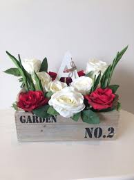 Dailyroses ورد ورد صناعي ورد طبيعي بوكيه ورد فازات فازات ورد تنسيق ورد خشبيات بالونات بالونات هيليوم محل ورد تخرج حفلات موالي Rose Crown Jewelry
