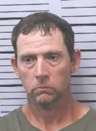 🚨 Usual Suspects 🚨 Mobile police arrest man accused of stabbing woman;  victim fighting for her life 43-year-old Ronald Mims II was arrested and  charged with attempted murder The woman is currently