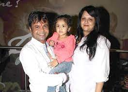 Rajpal Yadav Announces The Arrival Of His Second Daughter With His Wife Radha On Twitter Bollywood News Bollywood Hungama On the sets of 'judwaa 2' with varun dhawan and my angel honey. rajpal yadav announces the arrival of