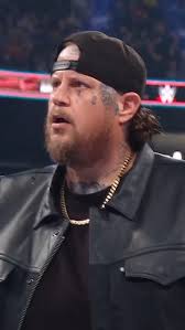 Jelly Roll just suffered a Claymore!