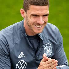 Robin gosens has revealed in his biography the ronaldo interaction that left him crushed i was completely blushed and ashamed, gosens continued to explain. Robin Gosens Im Interview Ausgeplaudert Der Em Held Ist Verlobt Bunte De
