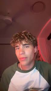 sometimes that soulja boy cranks you & sometimes you crank your own music  and today I'm cranking that Coastline by Taylor Roche 💜