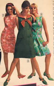 1970 Women S Dresses The Style Of Dresses Were Tubular With Some Definition Around The Waist A Social Aspect For T Retro Fashion Vintage Fashion 60s Fashion