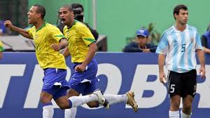 ومن المقرر أن تستضيف الأرجنتين منتخب تشيلي في 3 يونيو/حزيران المقبل ضمن الجولة وسيحل منتخب ألبيسيليستي ضيفا على كولومبيا في 8 يونيو/حزيران ضمن. Ø®Ø§Øµ Ø±Ø¹ÙˆÙ†Ø© Ø±ÙˆÙ†Ø§Ù„Ø¯Ùˆ Ø§Ù„Ø´Ø§Ø¨ ÙˆØ§ØµØ§Ø¨Ø© Ø¬ÙˆÙ„ÙŠ ÙˆØªÙ‚Ø¯ÙŠØ± Ø¯ÙØ§Ø¹ÙŠ Ø³Ø§Ø°Ø¬ Ù„Ù„Ø§Ø±Ø¬Ù†ØªÙŠÙ† ØºÙŠ Ø±Øª Ø§Ø­Ø¯Ø§Ø« Ù†Ù‡Ø§Ø¦ÙŠØ§Øª Ø¹Ø§Ù… 2004