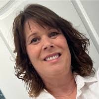 Tracy Voth's Instagram, Twitter & Facebook