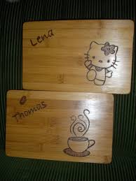 Fruhstucksbrettchen Holzbrettchen Mit Gravur 2 Teil Creadoo Com Holzbrettchen Fruhstucksbrettchen Brandmalerei
