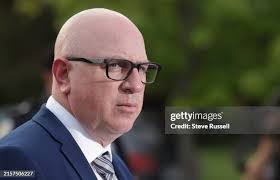 Doug Paquette's Instagram, Twitter & Facebook