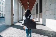 “duffel bag”的图片搜索结果