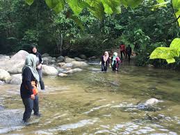 Bukit kutu or treacher hill is a former hill station and now a ghost town in selangor, malaysia, about 70 kilometres (43 mi) north of kuala lumpur. Hiking Bukit Kutu Kuala Kubu Bharu Miera Hassan