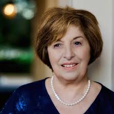 Janice Nini's Instagram, Twitter & Facebook