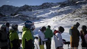 Juli 2021, befindet sich die schweiz auf der grünen liste. Osterreich Und Italien Wieder Im Lockdown Aktuell Europa Dw 18 12 2020