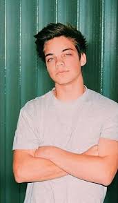 Bárbara bandeira reagiu de forma entusiástica à notícia dada este domingo, dia 21, pela amiga angie costa e o companheiro desta, miguel coimbra. Artur Dinis Photos News And Videos Trivia And Quotes Famousfix