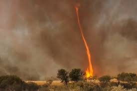 Tornade de feu ретвитнул(а) neverl nd. Une Tornade De Feu Filmee En Australie