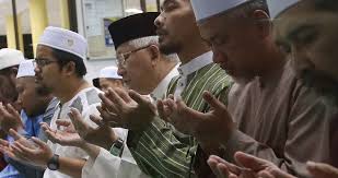 Memang, ada beberapa kalangan yang membacakan doa ini ketika sholat subuh dan ada yang tidak. Solat Sah Walaupun Terlupa Baca Qunut