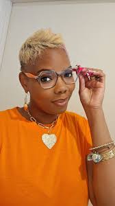 Ok ok okkkkkk, did somebody say it's Clear frame Tuesday 🤩🤩🤩🤩🤩🤩🤩