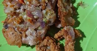 Goreng 3 siung bawang putih, cabai merah kecil dan cabai merah besar sekitar 2 menit lalu angkat. 318 Resep Ayam Geprek Sambal Bawang Enak Dan Sederhana Ala Rumahan Cookpad