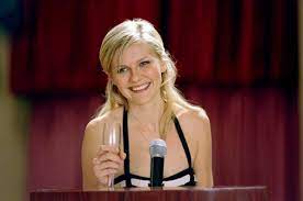 Kirsten dunst is better, but she's a little too innocent cute. the pairing generates some lightweight romantic vibes, but no serious sexual tension. Elizabethtown 2005