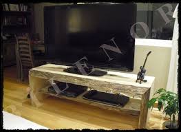 Kutuk Ahsap Tv Unitesi Uygulamasi Dogal Ve Sik Ev Dekorasyonu Hvs Tasarim Da Www Hvstasarim Com Tv Unitesi Tv Ev Dekorasyonu