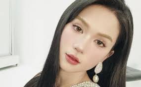 Bí ẩn về sự trẻ trung của Ngọc Trinh