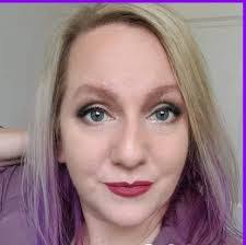 Kim Lavigne's Instagram, Twitter & Facebook