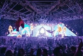 Although dubai is not quite ibiza, berlin, new york, etc, it certainly has enough noise and laser beams in the various watering holes to keep most boys and girls looking for a. A Definitive Guide To Dubai S Best Nightclubs What S On Dubai