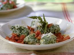 Ricotta Gnocchi Mit Brennnessel Rezept Rezepte Ricotta Gnocchi Gnocchi