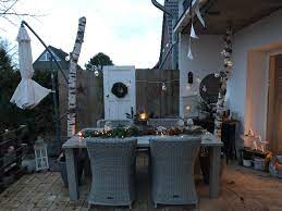 Es sind die kleinen akzente, die sie setzen, die ihren garten, ihre terrasse oder ihren balkon zu ihrem persönlichen rückzugsort machen. Terassendeko Garten Terrasse Deko Couch