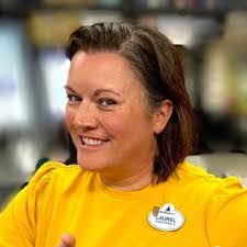 Rachel Hutter's Instagram, Twitter & Facebook