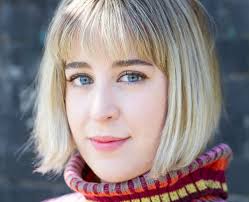 Claudia Fielding's Instagram, Twitter & Facebook