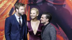 Arrow keys = run.a = use weapon.s = interact.d = use item. Hujan Kejutan Di Final The Hunger Games Mockingjay Part 2