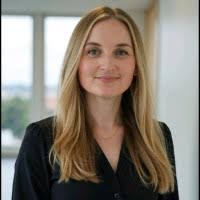 90+ "Laura Nee" profiles