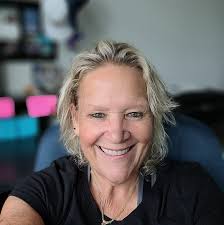 Christina Landwehr's Instagram, Twitter & Facebook