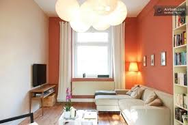 Tolle Wandfarbe Im Wohnzimmer Apricot Schone Kombination Mit Hellen Mobeln Und Holzdielen Die Warme Farbe Sorgt Fur G Wandfarbe Wohnzimmer Neue Wohnung Haus