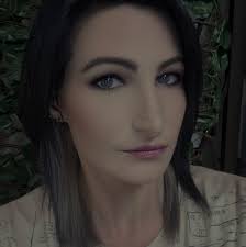 Hello everyone. We need a help. Looking for kind people who can help my  sister 🥰 My sister got her prom