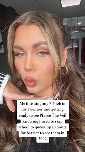 bethan white ✨🖤 (@bethvnwhite)