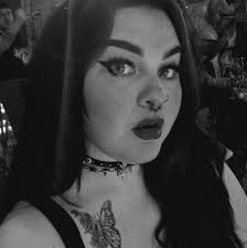 I feel slightly/kinda bad that i didn't celebrate neither my birthday or  Halloween with my villagers this year 😐🫤😶 pls tell me im not the only  one!😩😅