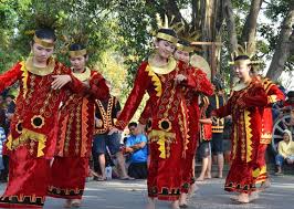 Luas wilayah indonesia yang besar berpengaruh terhadap banyaknya keberagaman yang dimiliki kondisi itu, menjadikan sumber keberagaman tercipta, seperti suku, budaya, ras, dan golongan. Kebudayaan Sumatera Utara Lengkap Beserta Gambar Dan Penjelasannya