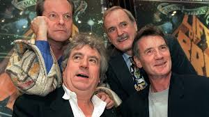 1929 kam es zur ersten synchronisation der filmgeschichte: Ein Phanomen Der Britischen Popkultur Monty Python Macht Musik Playback Nachtmix Bayern 2 Radio Br De