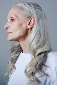 95 Incredibly Beautiful Short Haircuts For Women Over 60 Lovehairstyles Womens Hairstyles Gorgeous Gray Hair Short Hair Styles For Round Faces