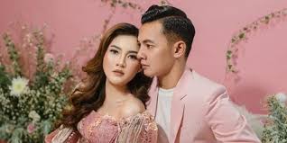 Setelah sempat disembunyikan, pedangdut nella kharisma dan dory harsa akhirnya nella diketahui menganut agama kristen, sedangkan dory merupakan seorang muslim. Terus Dihujat Soal Pindah Agama Pasca Nikahi Nella Kharisma Dory Harsa Lakukan Ini Kapanlagi Com