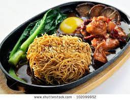 Claypot sizzling chicken yee mee 马来西亚食品 மலேசிய உணவு. Sizzling Yee Mee Sizzler Recipes Asian Street Food Asian Recipes